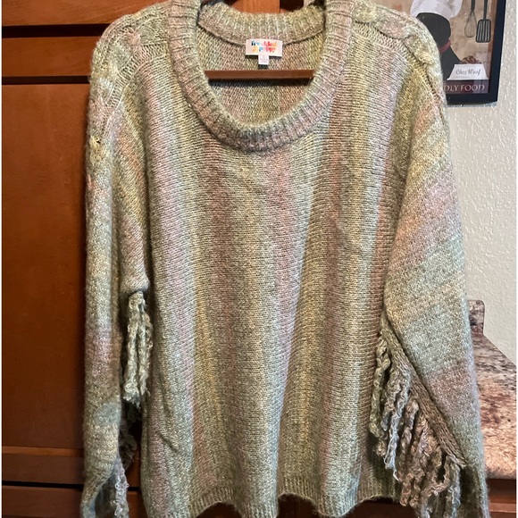 Freckled Poppy Exclusive Sweater - Picture 1 of 4